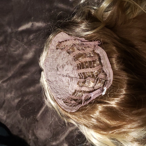 Wig - Picture 4 of 4